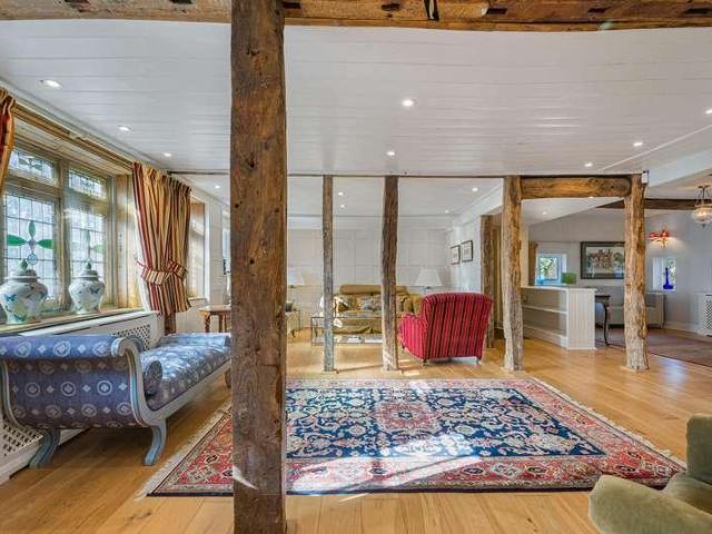 5 bed house for sale