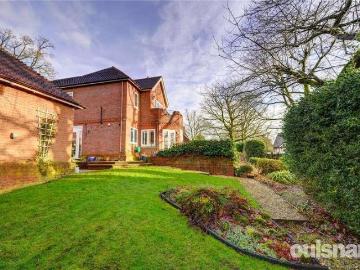 5 bed house for sale