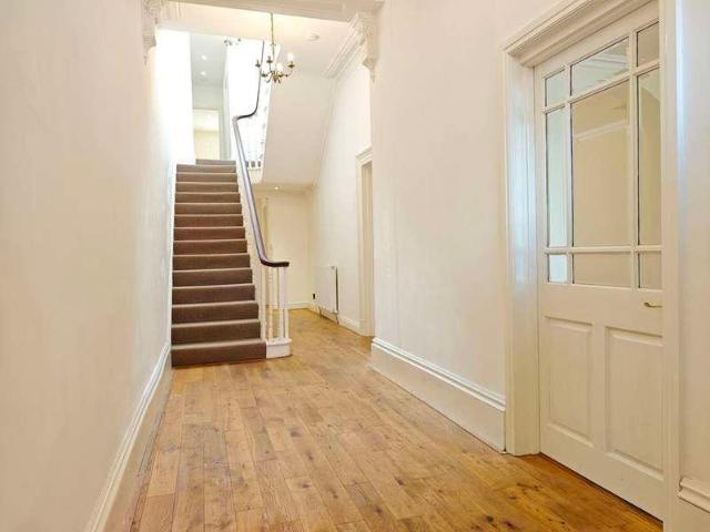 5 bed house for sale