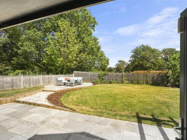 5 bed house for sale