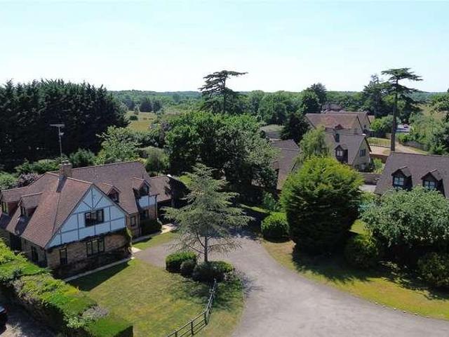 5 bed house for sale