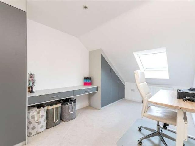 5 bed house for sale