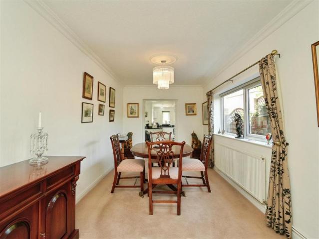 5 bed house for sale