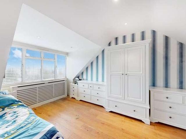 5 bed house for sale
