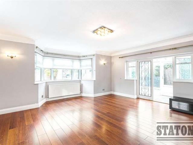 5 bed house for sale