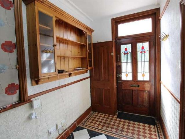 5 bed house for sale