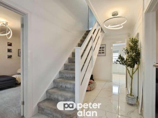 5 bed house for sale