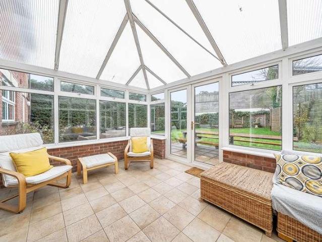 5 bed house for sale