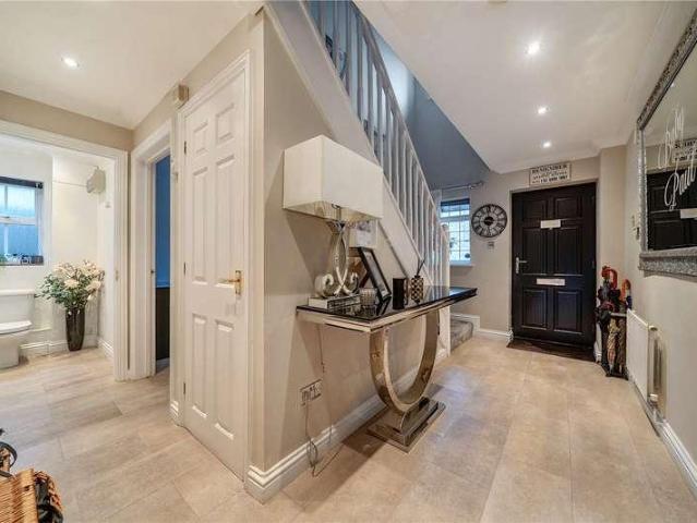 5 bed house for sale
