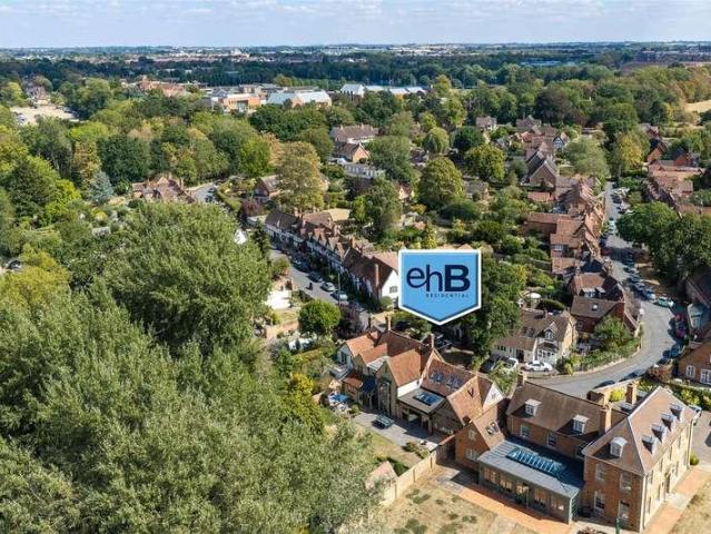 5 bed house for sale