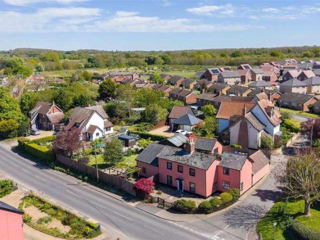 5 bed house for sale