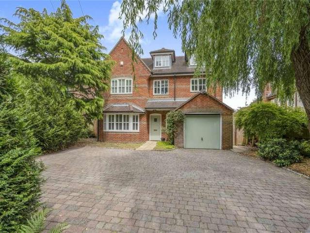 5 bed house for sale