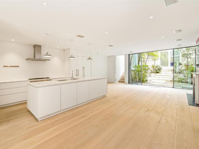 5 Bed House Semi Detached To Let