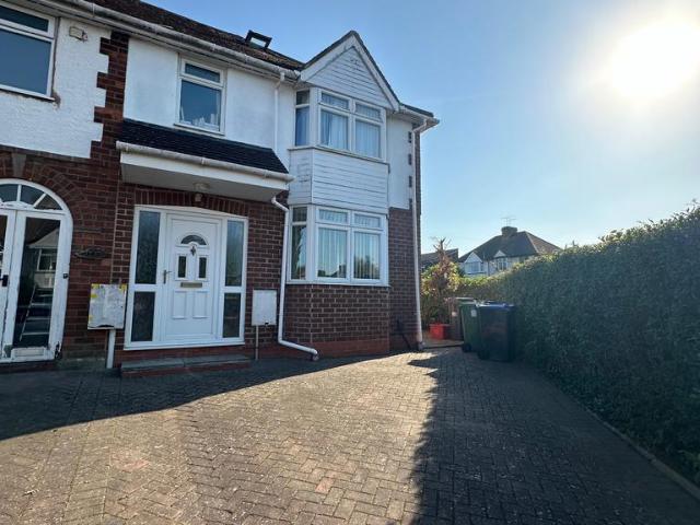 5 Bed HMO, 105 Taylor Avenue, CV32 7SA 5 bed semi detached house to rent £2,650 pcm £612 pw