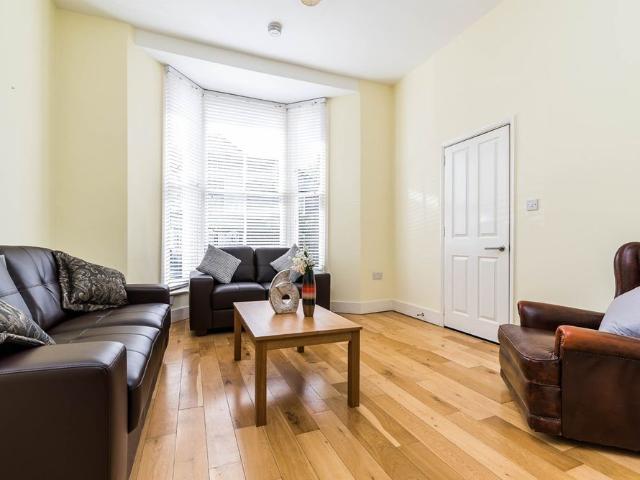 5 Bed Maisonette, Medina Road, N7