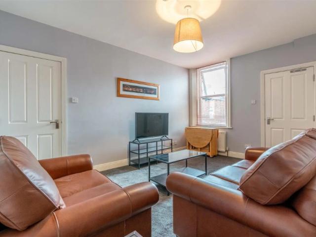 5 bed maisonette to rent in Audley Road, Newcastle Upon Tyne, NE3