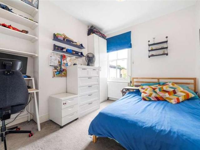 5 bed house for sale
