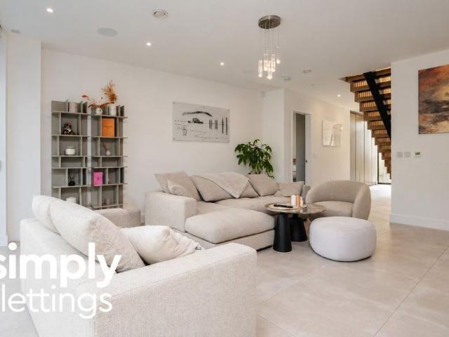 5 Bed property for rent