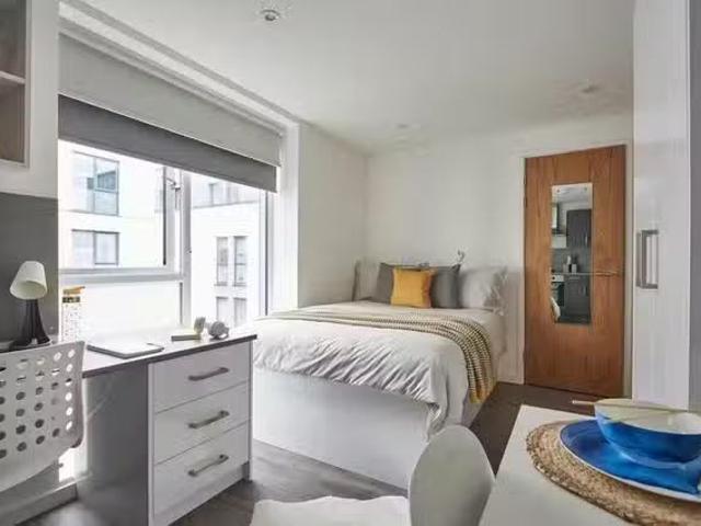5 Bed Premium Ensuite
