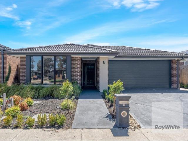 Elegant 5 Bedroom Lifestyle Home At School Zones