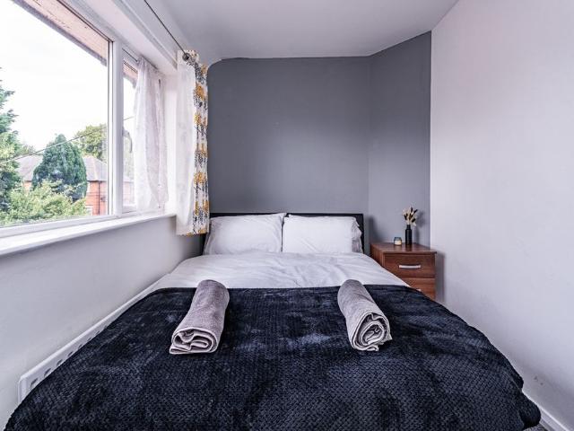5 Bed Semi Detached House, Laxton Avenue, NG6