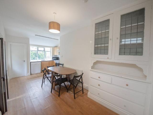 5 Bed Semi Detached House, The Turnways, LS6