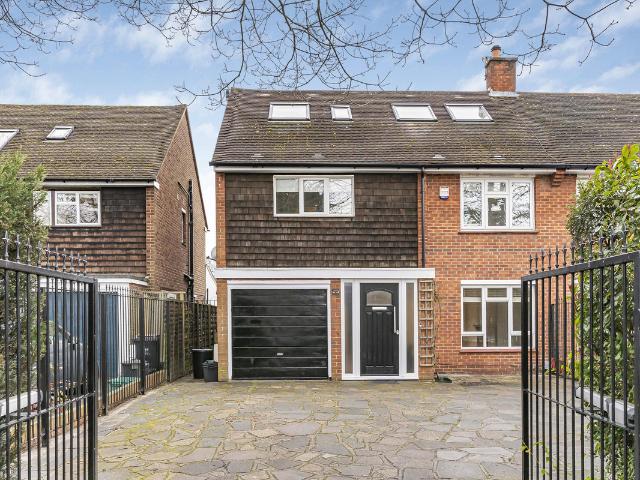 5 bed Semi Detached House To Let