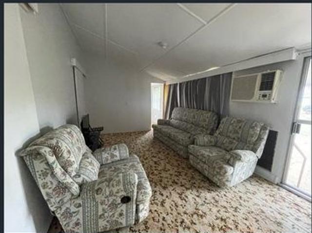 5 Bedroom 1 Bathroom Property