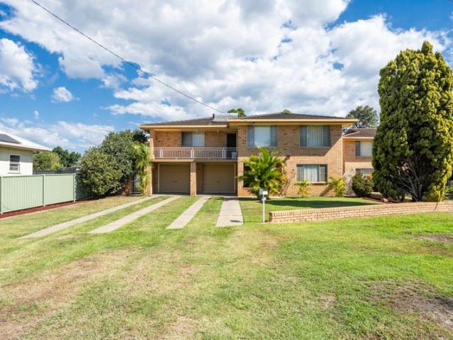 5 Bedroom 2 Bathroom Family Home