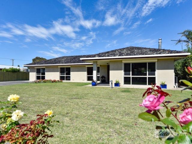 5 BEDROOM 2 BATHROOM HOME IN POPULAR NORTH AREA