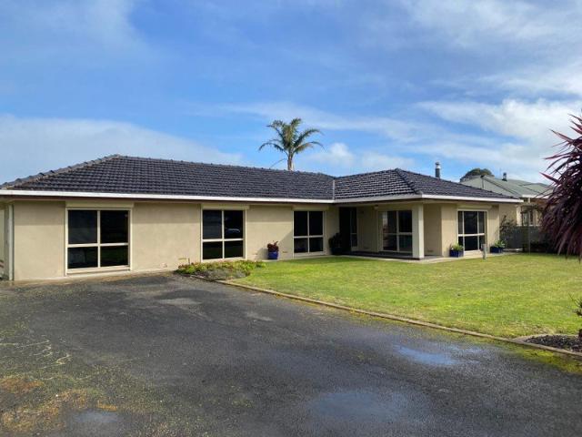 5 BEDROOM 2 BATHROOM HOME IN POPULAR NORTH AREA