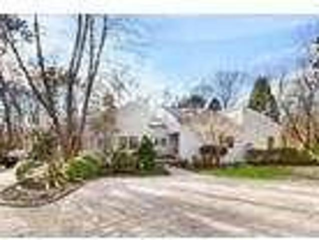 5 Bedroom 4 Bath In Quogue NY 11959