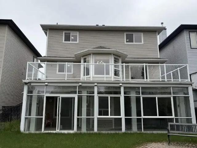 5 bedroom 4 bathroom basement walk out to pond house for rent — 5 Bedrooms House
