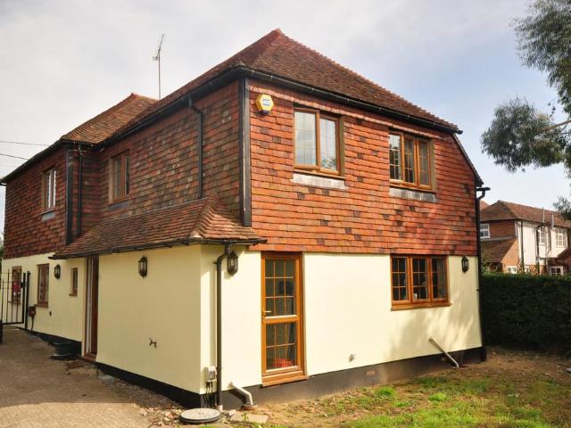5 bedroom cottage to rent