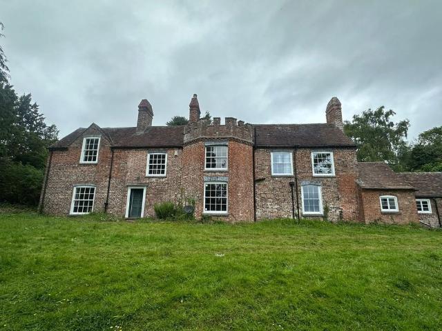 5 bedroom cottage to rent