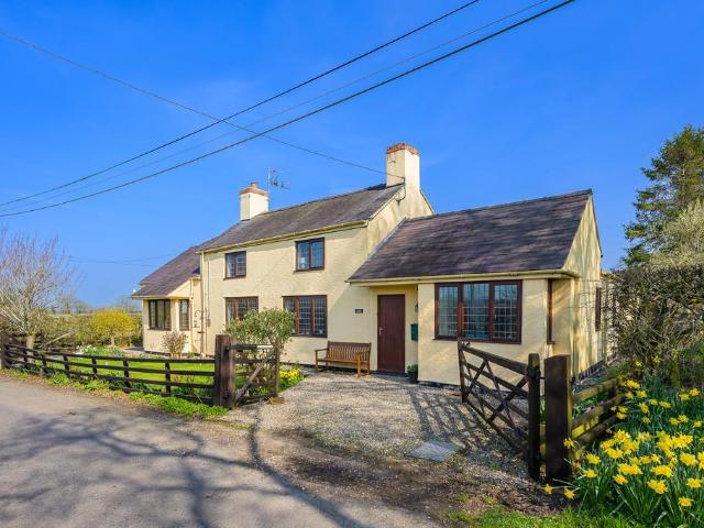 5 bedroom cottage for sale