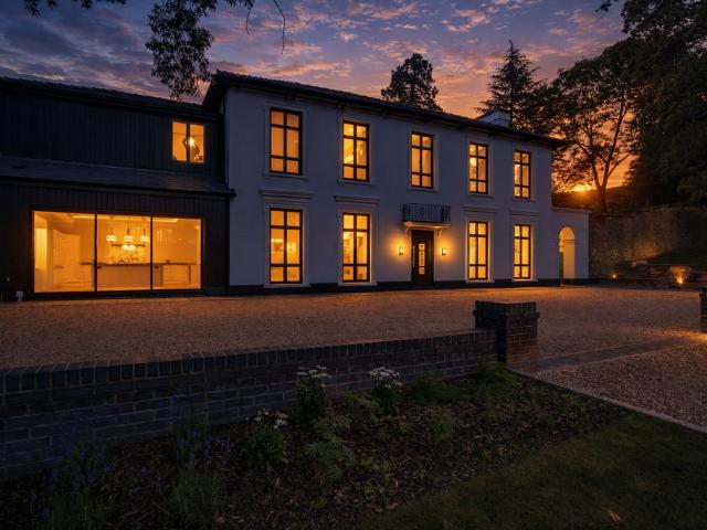 5 bedroom cottage for sale