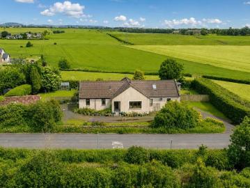 5 bedroom cottage for sale