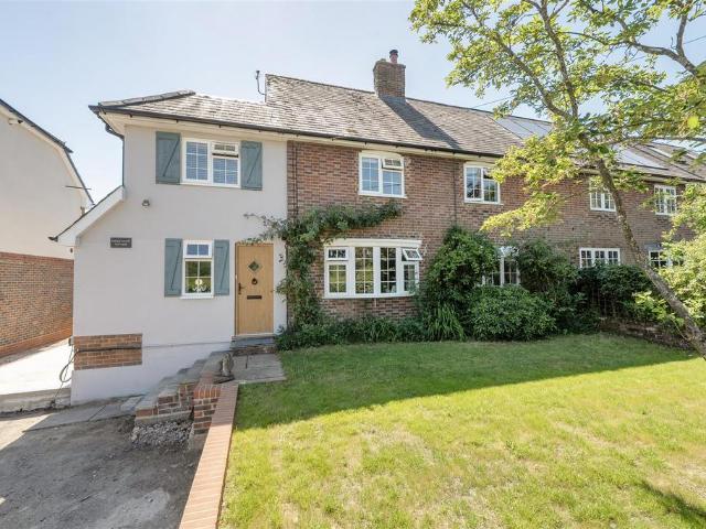 5 bedroom cottage for sale