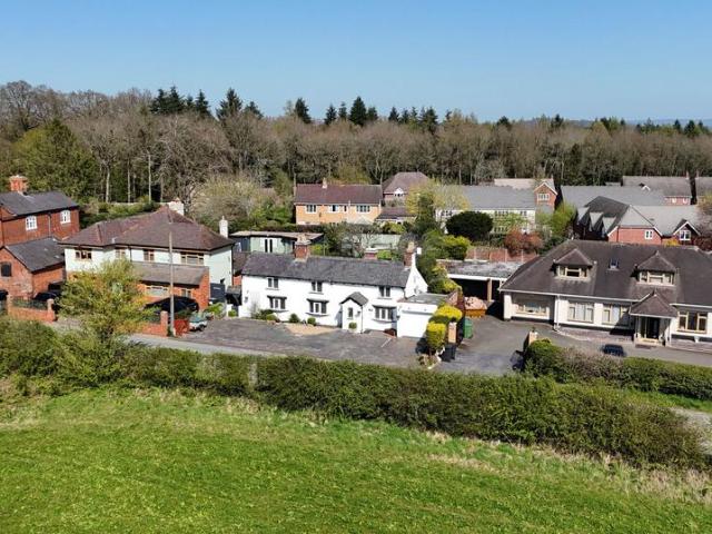 5 bedroom detached house for sale