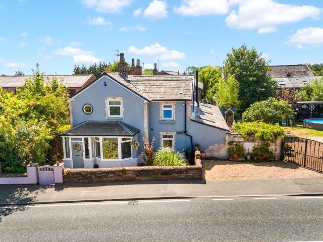 5 bedroom cottage for sale