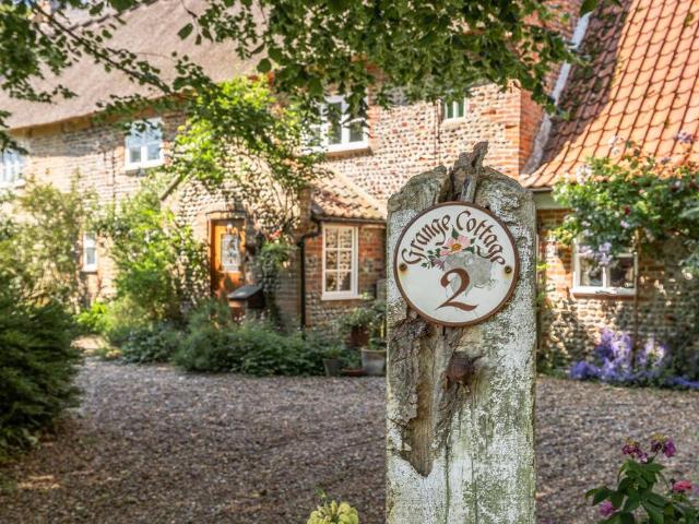 5 bedroom cottage for sale