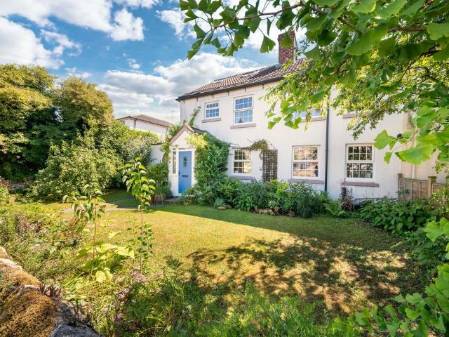 5 bedroom cottage for sale