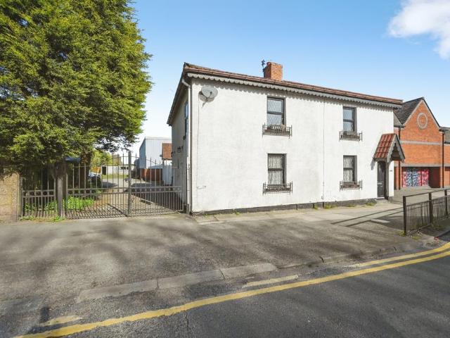 5 bedroom cottage for sale