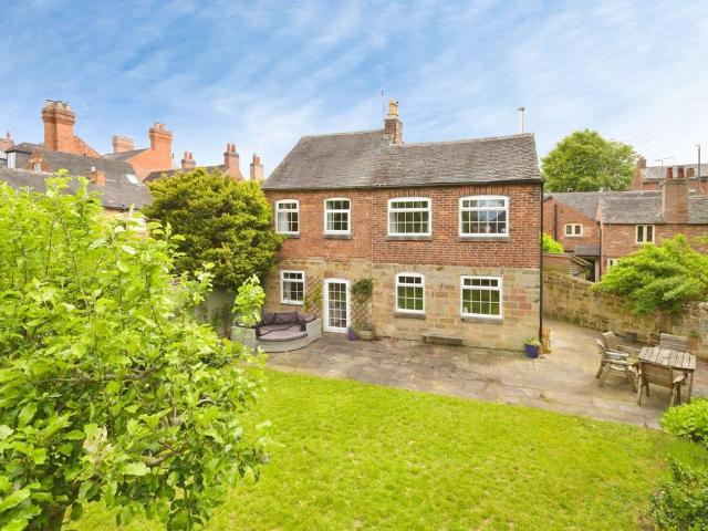 5 bedroom cottage for sale