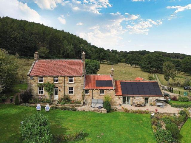 5 bedroom cottage for sale