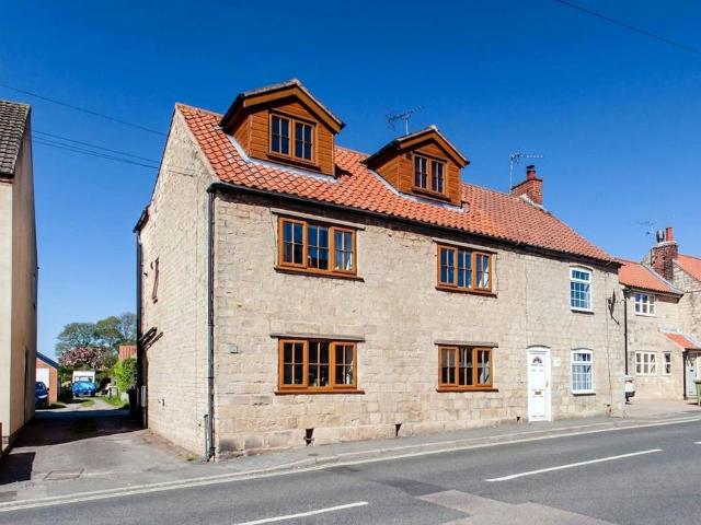 5 bedroom cottage for sale