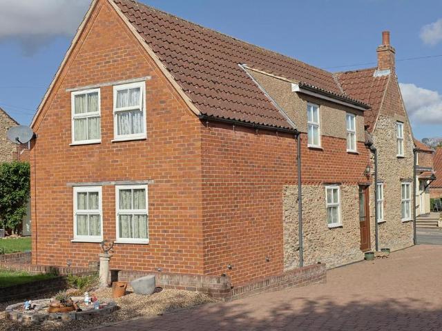 5 bedroom cottage for sale