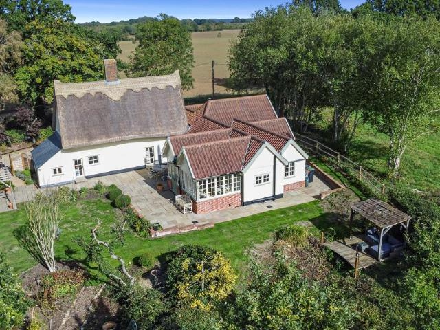 5 bedroom cottage for sale