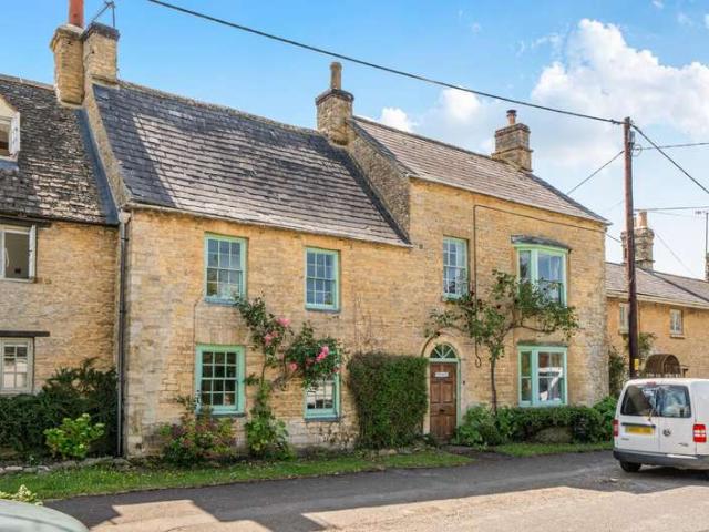 5 Bedroom Cottage House